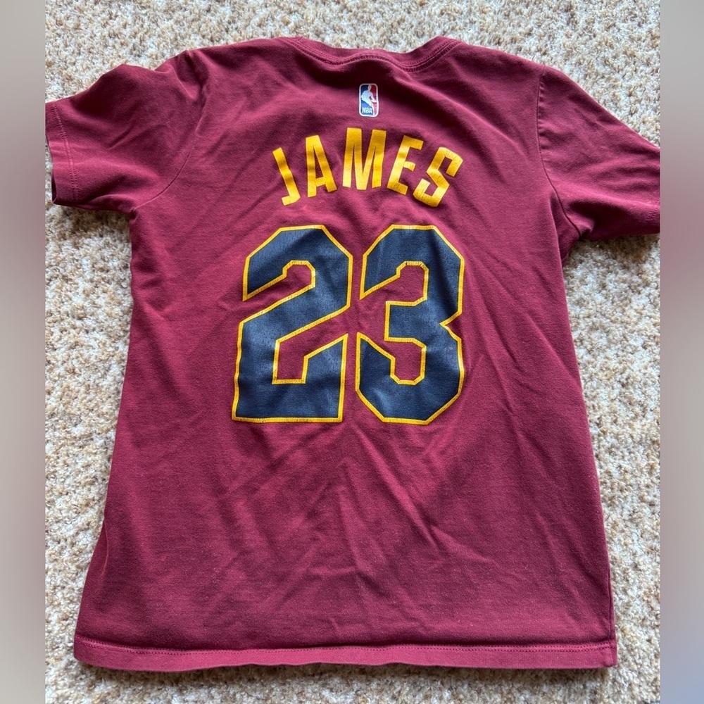 Nike LeBron James tee shirt size 8